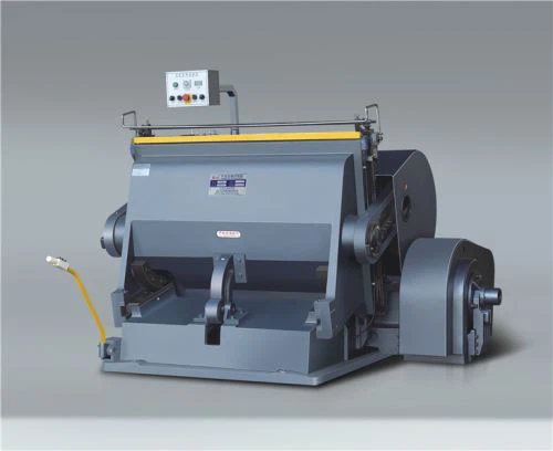 বড় কার্ডবোর্ড তৈরি এবং কাটিয়া মেশিন